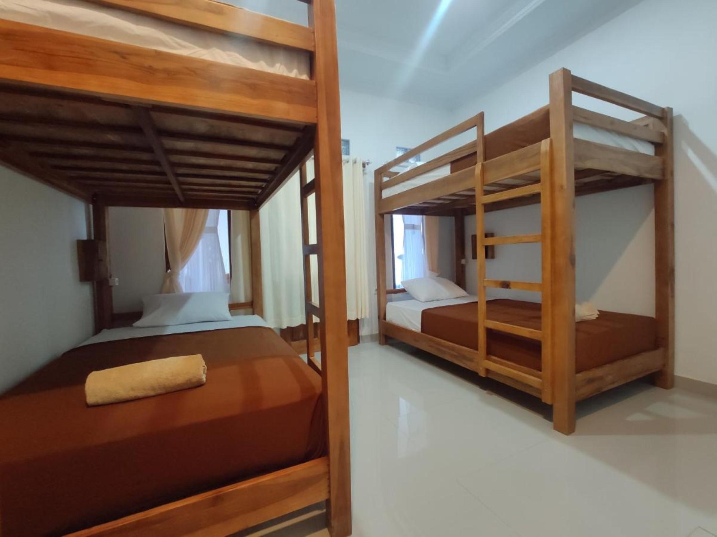 Gedhong Hostel Batununggul Ngoại thất bức ảnh