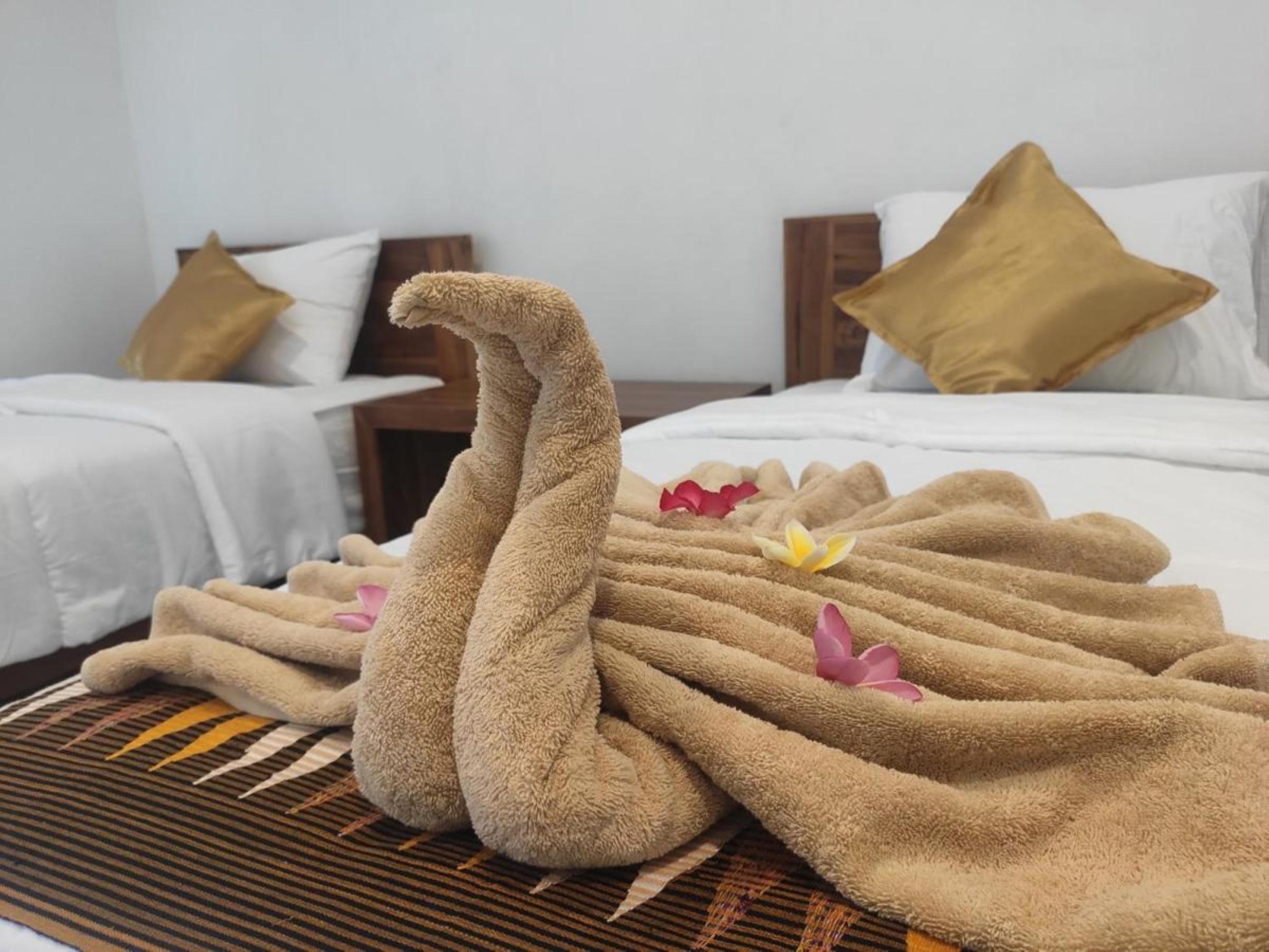 Gedhong Hostel Batununggul Ngoại thất bức ảnh