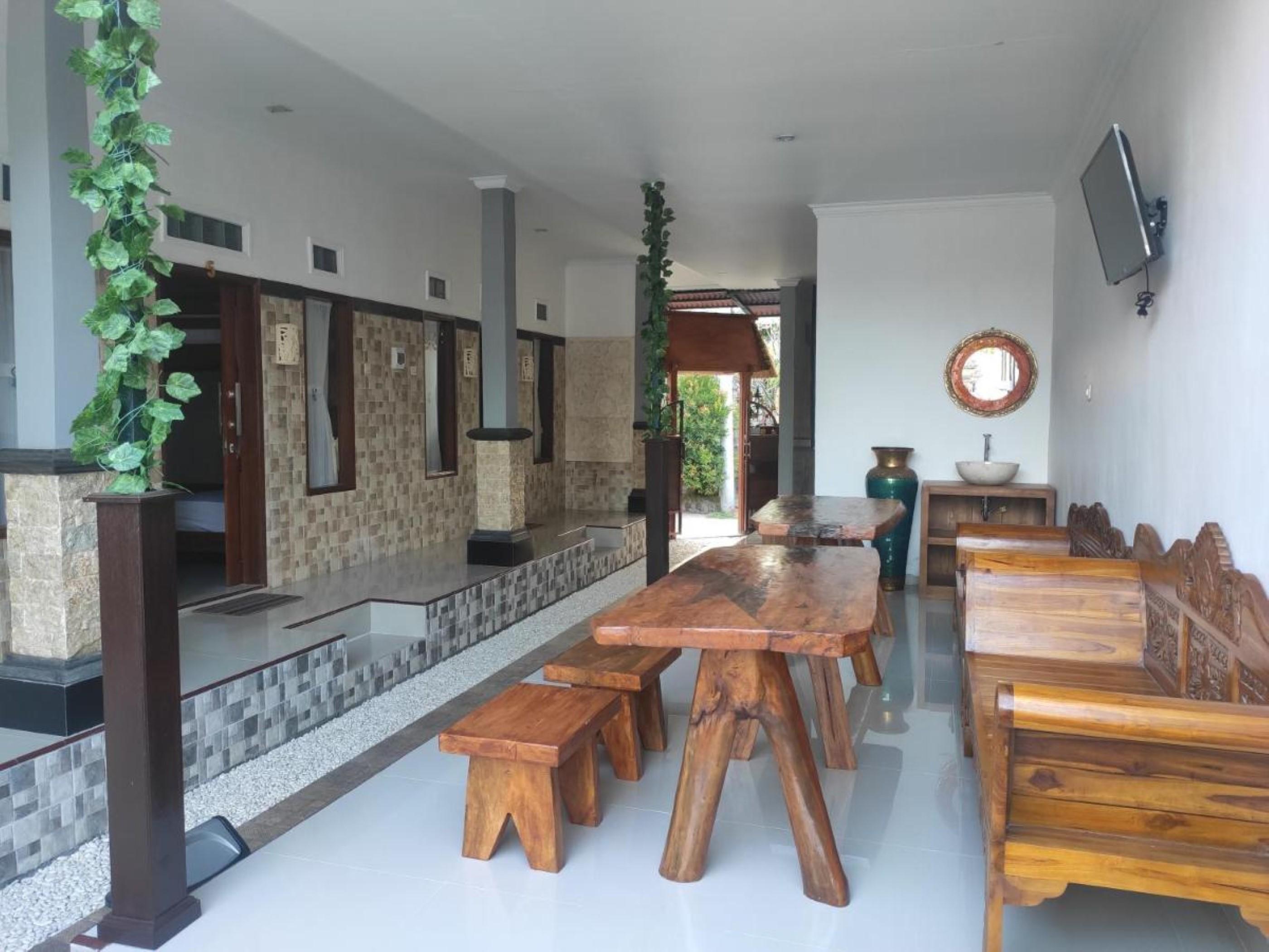 Gedhong Hostel Batununggul Ngoại thất bức ảnh