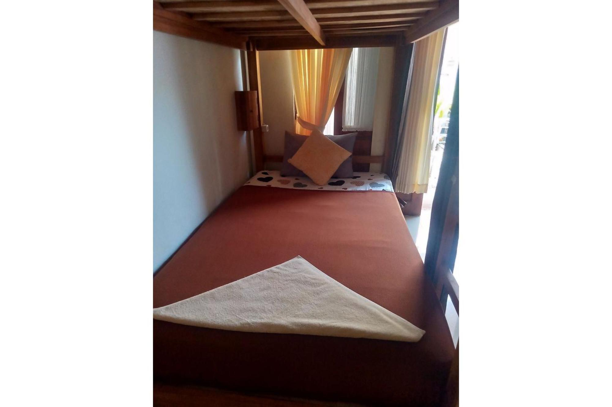 Gedhong Hostel Batununggul Ngoại thất bức ảnh